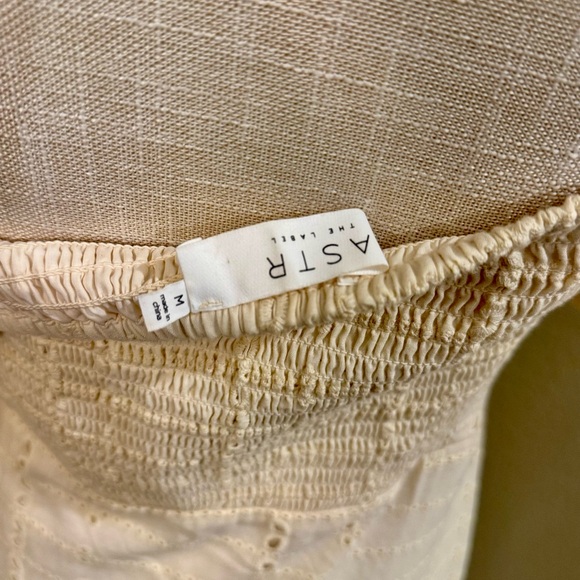 ASTR Women’s Ivory Eyelet Midi Dress Puff Sleeve. Size M - Picture 9 of 11